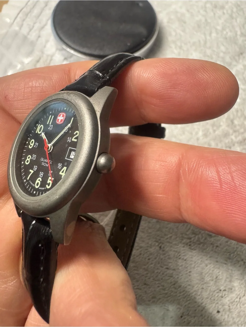 Swiss Quartz 50M Black Dial Wristwatch with Date
